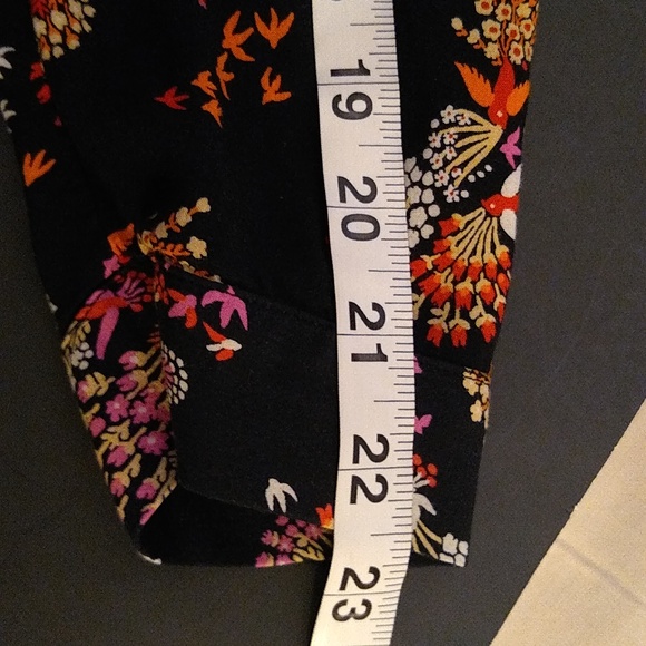 Conversations by Anthropologie black bird & floral print blouse size 4 - Picture 7 of 8